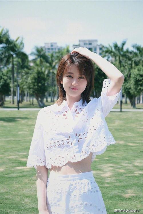 娱乐吃瓜酱衣服图片高清,娱乐吃瓜酱的时尚穿搭，潮流与个性的完美融合